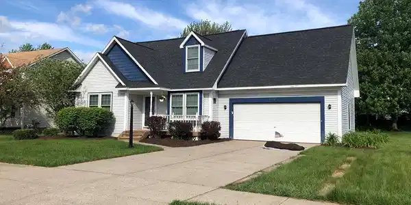 290 OXFORD LAKE Drive