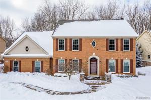 1367 WOODBRIDGE Lane