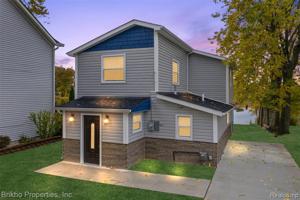 2251 Willow Beach Street