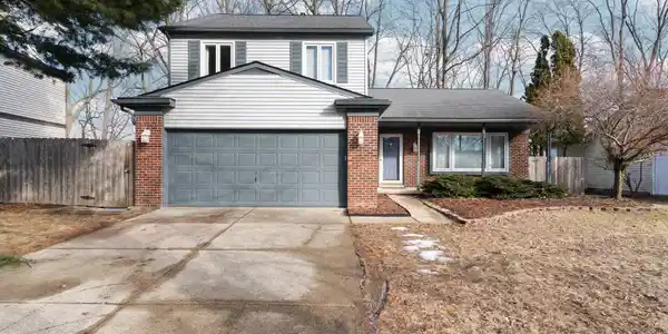 8109 Lake Crest Drive