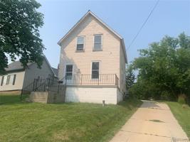 512 N Huron Avenue