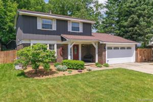 5143 WOODCREEK Trail