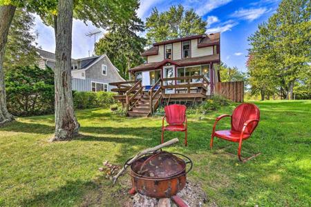 3699 Lakeshore