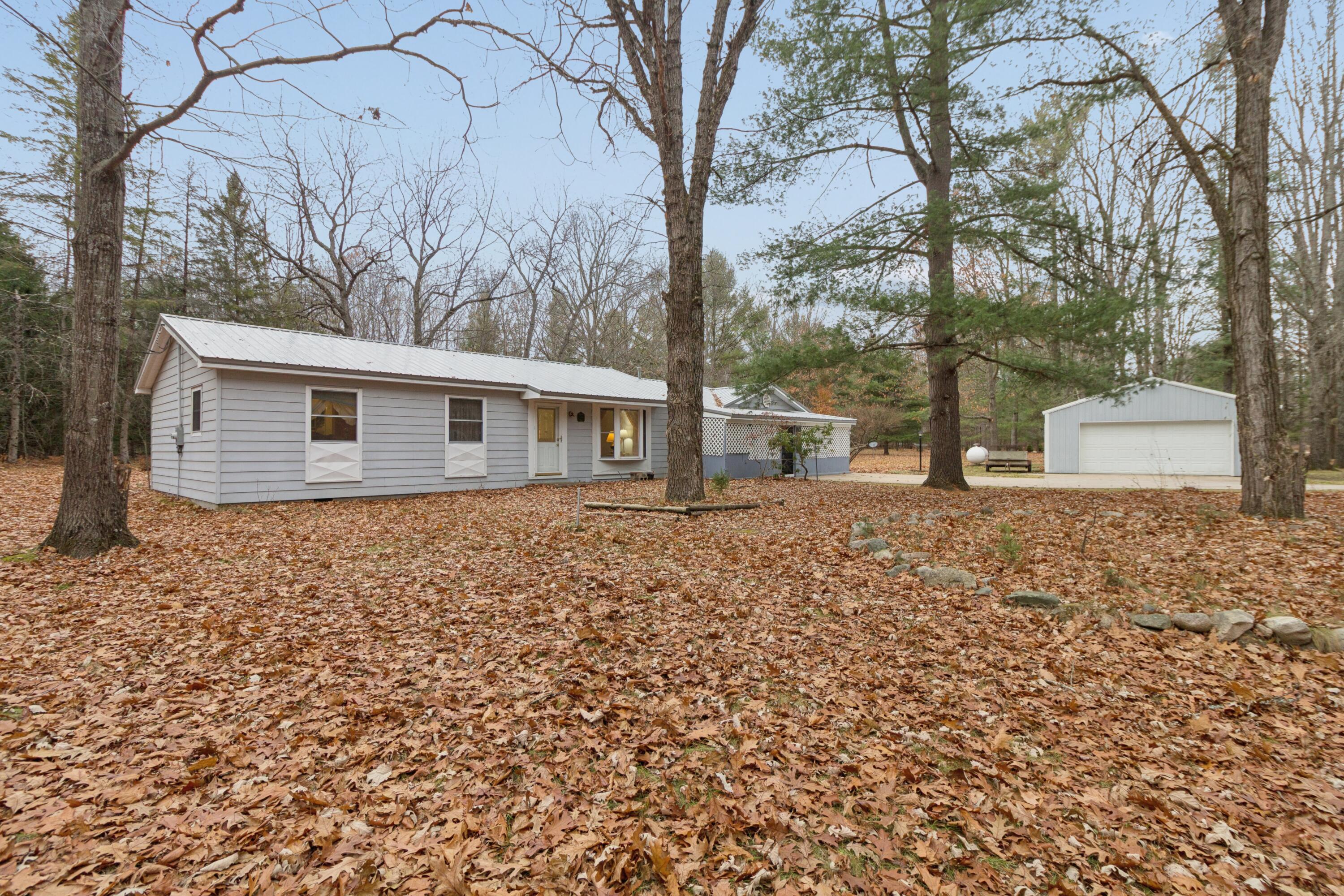 Image 2: 02-2430 Indian Trail-WindowStill-Photogr