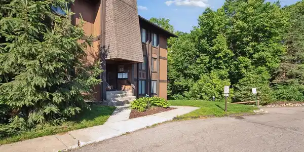 1720 S Grove Unit C-60