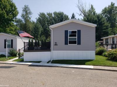 258 W Shoreline Drive