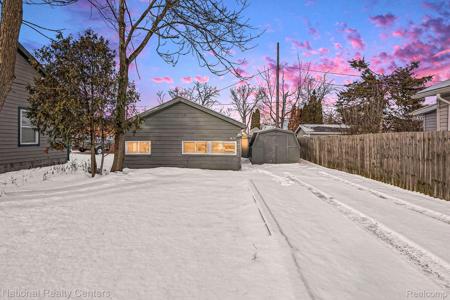 2960 Glenbroke Street