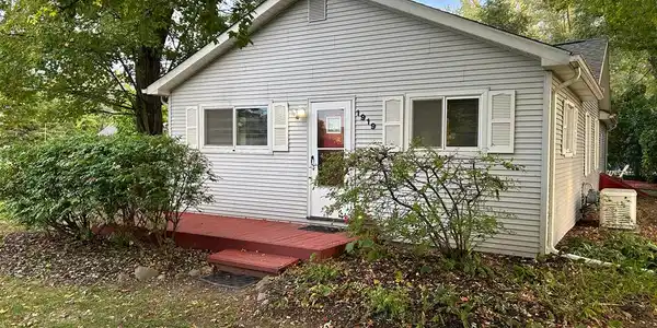 1919 Lakesview Drive