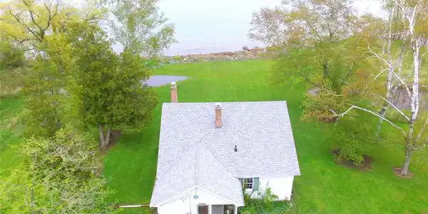 2760 N Lakeshore Road