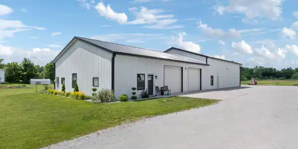 Image 2: Pole Barn/Garage/Guest Suite