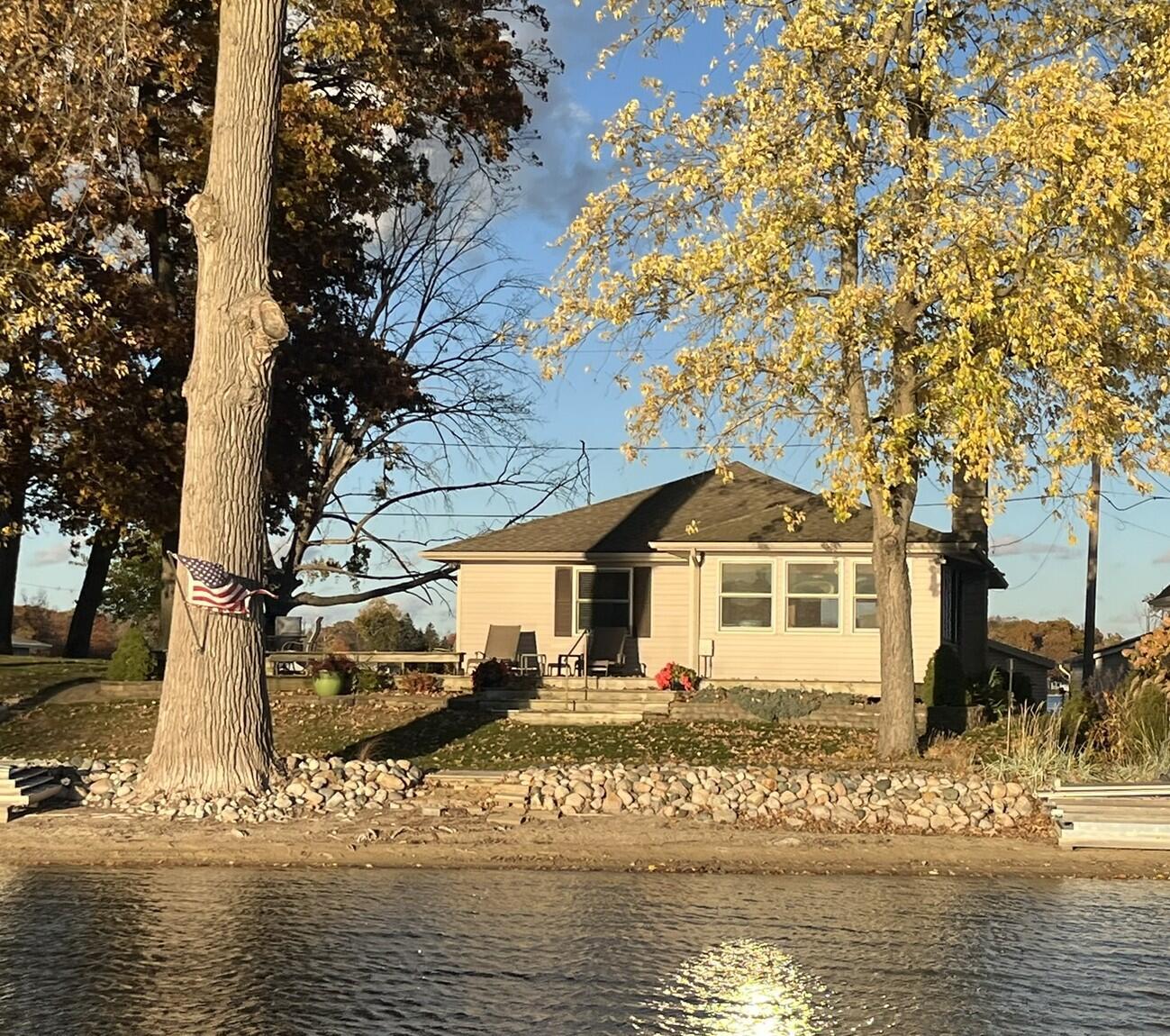 Image 1: Boniface view from lake