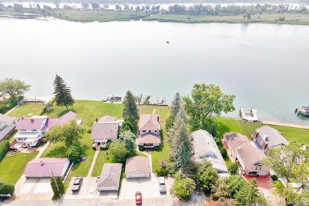 429 Edgewater