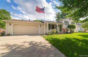 5515 Aylesbury Drive