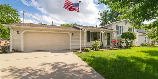 5515 Aylesbury Drive