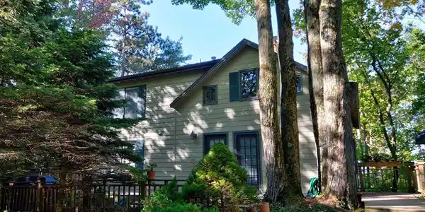 8 N Beach Street
