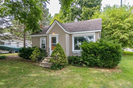 6400 Elmwood Drive