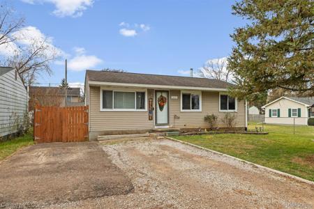 3021 Woodlawn Street