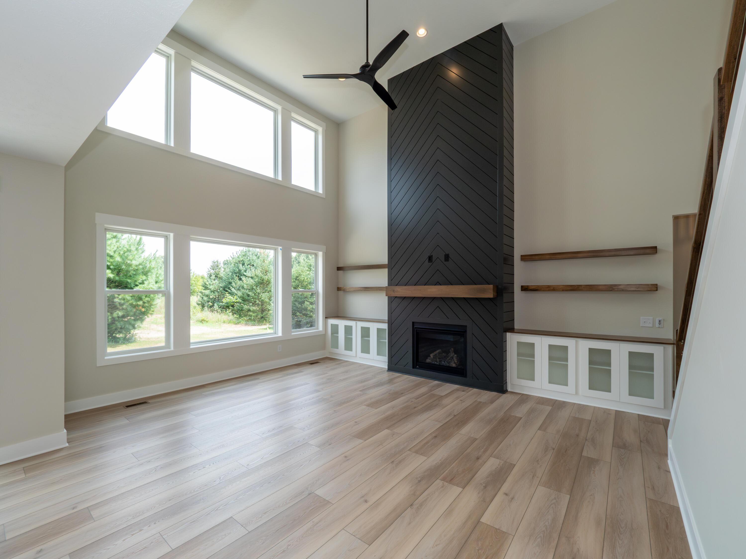 Image 2: 9823 Windflower Reshoot-104