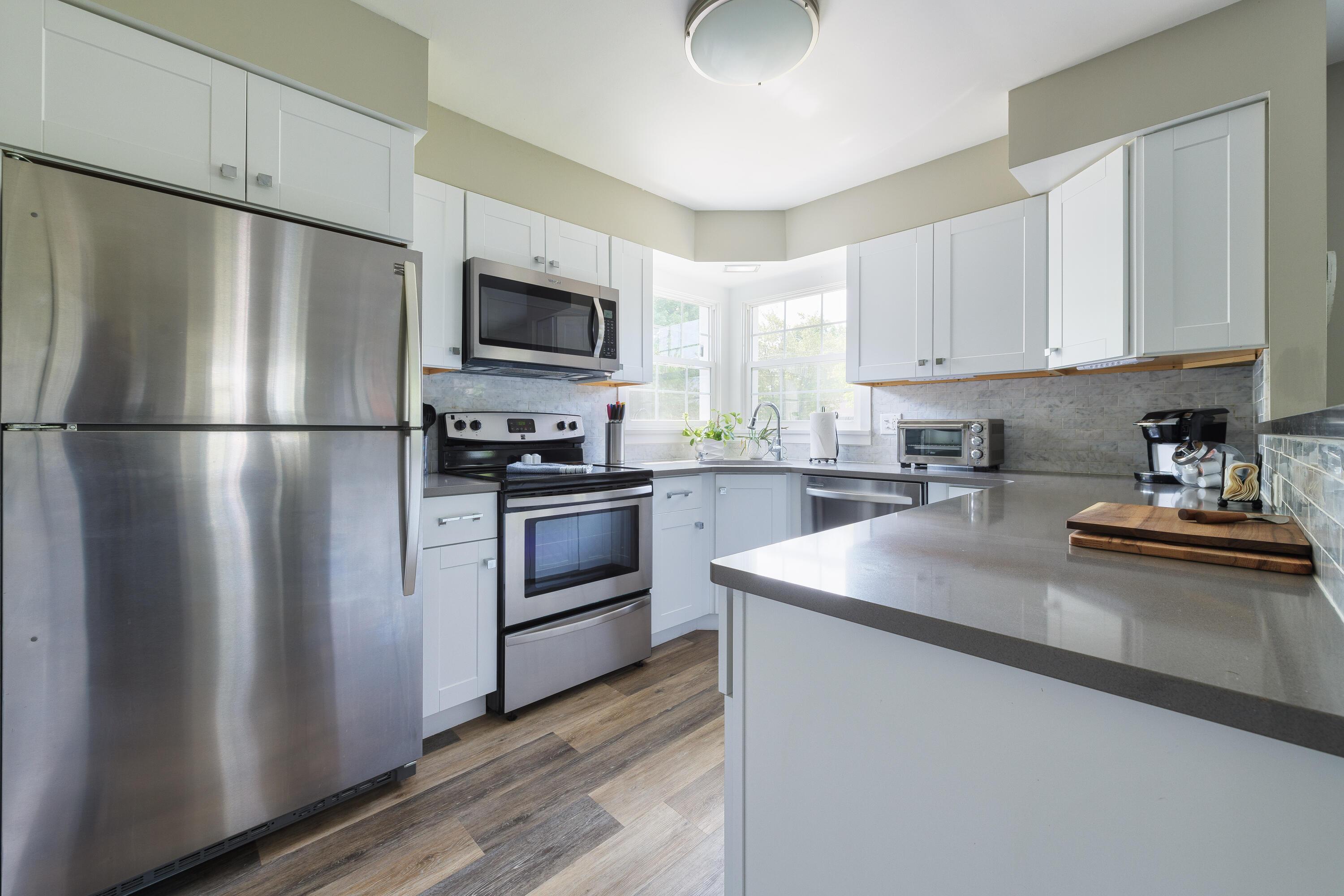 Image 2: 212 W Randolph St, Douglas, MI 49406-1