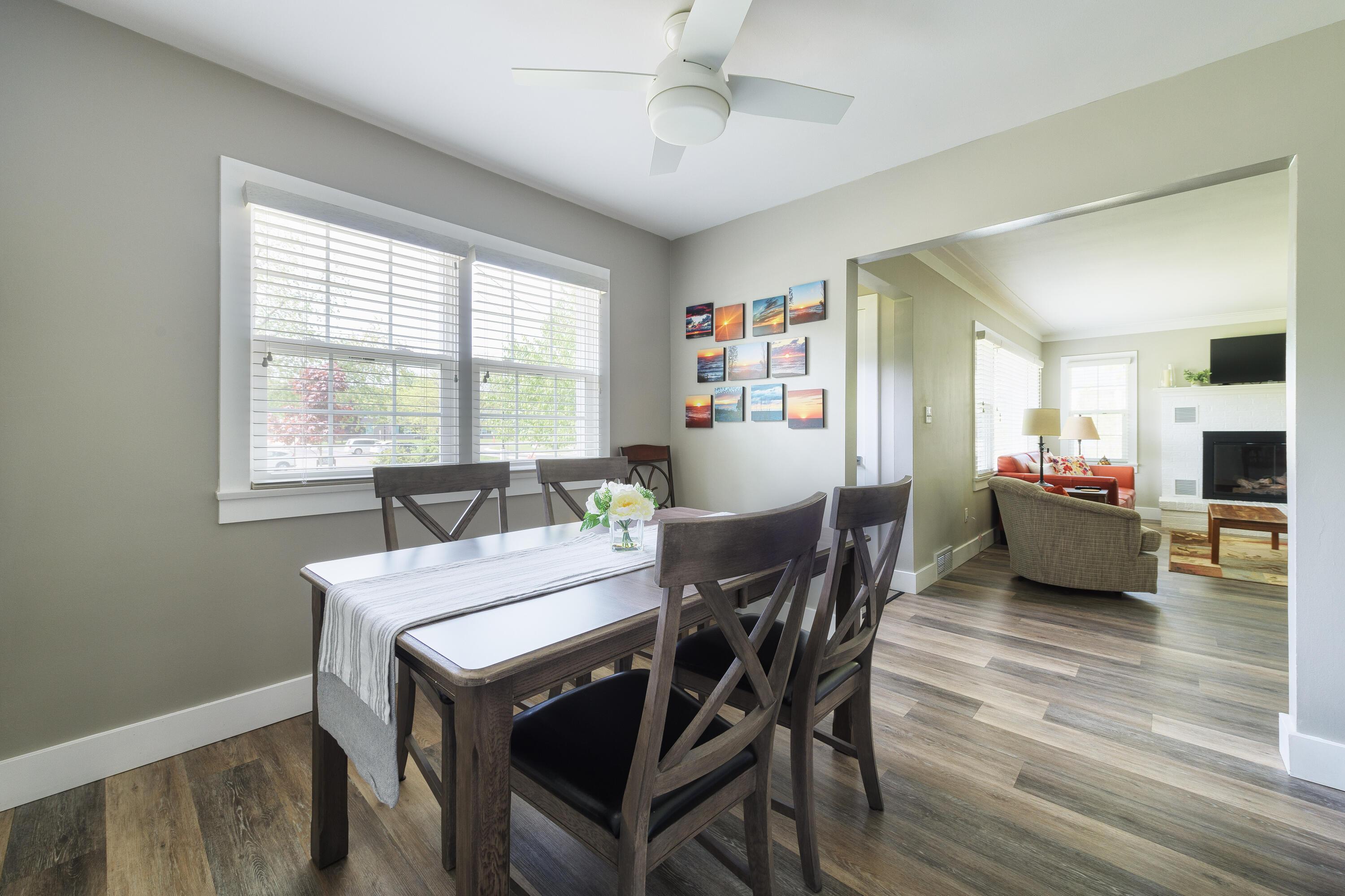 Image 4: 212 W Randolph St, Douglas, MI 49406-4