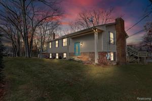 2294 PAULETTE Drive