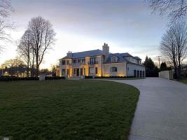 707 Lake Shore