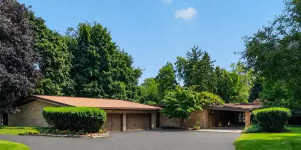 1425 Clarendon Road