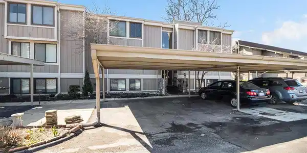 1720 Cliffs Landing