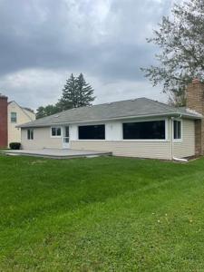 5273 Pointe Dr
