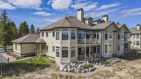 332 Lakeshore Drive