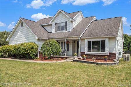 790 Vivian Lane