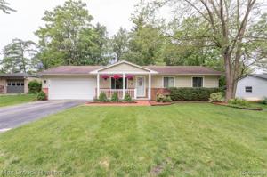 1470 HILLWAY Drive