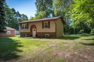 594 E HIGHLAND Road