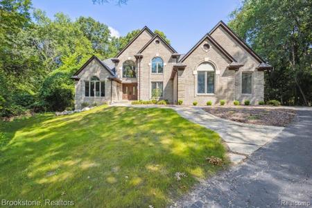 7360 DEERHILL Drive