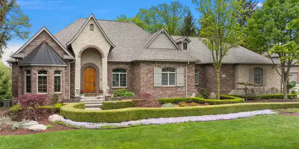 1181 Iroquois Trail