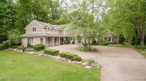 4390 OAK GROVE Drive