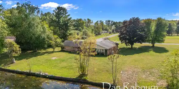 3261 River Lane