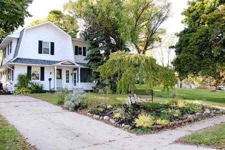 1611 6TH Street