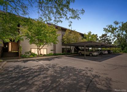 510 Cliffs Dr