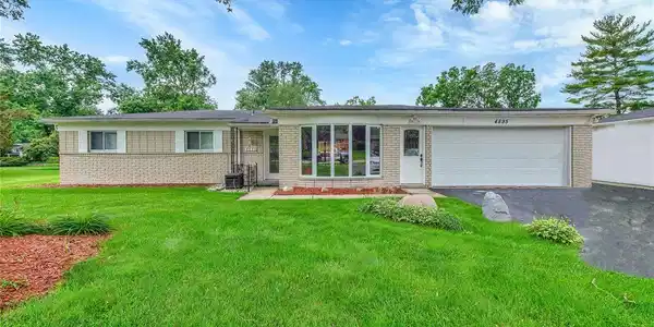 4895 CURTIS Lane