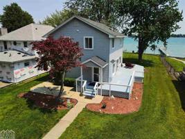 5609 POINTE DRIVE