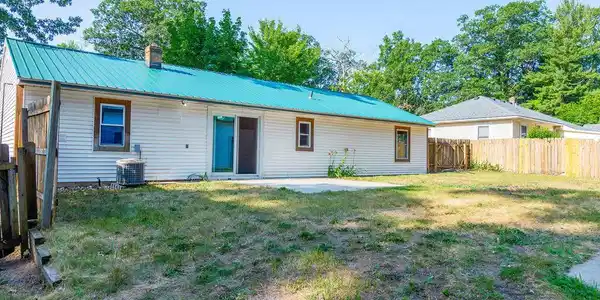 Image 3: 280ElmSt.StarkRealEstate-TonyaShipleyPho