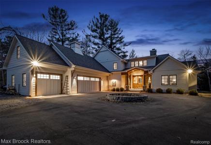 1432 S East Torch Lake Drive
