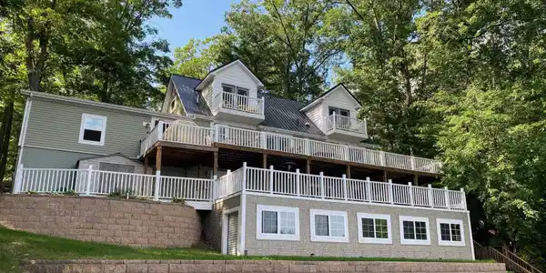 506 McLachlan Point