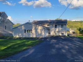 8180 PINE RANCH Drive