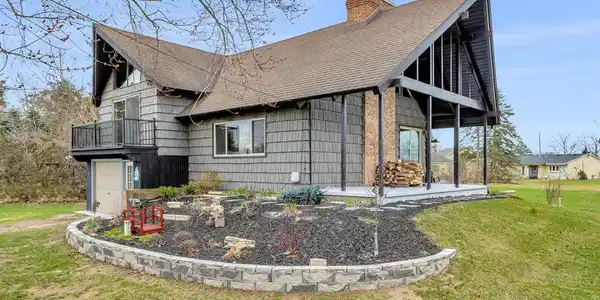 118 Victoria Drive