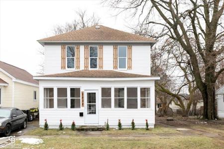 2532 Forest