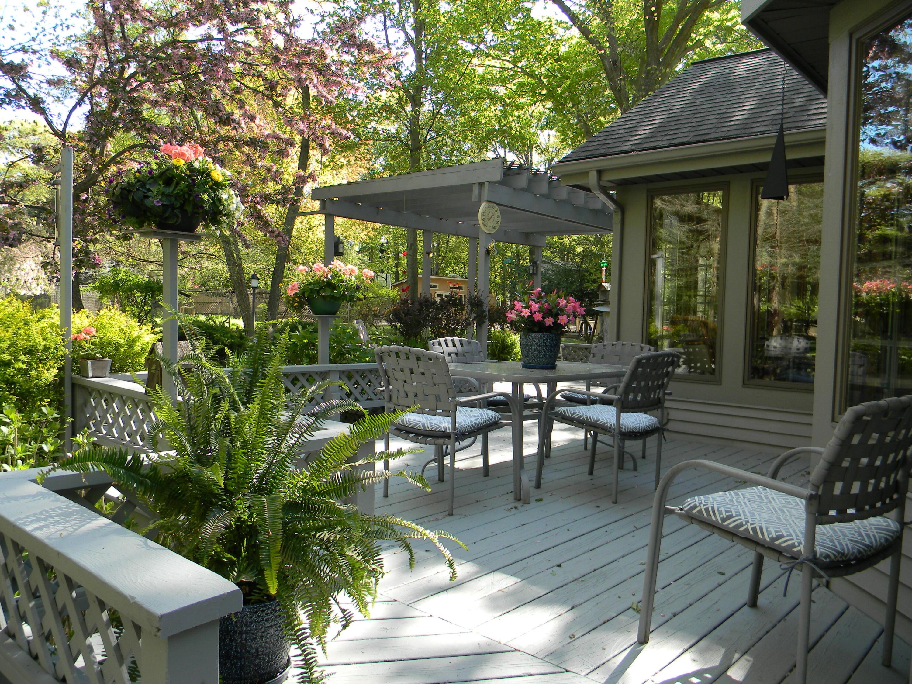 Image 4: Back Deck