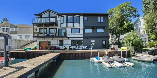 204 Lake Street