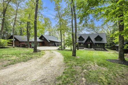 3210 E Rivers Edge